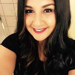 Meet your Posher, Desiree